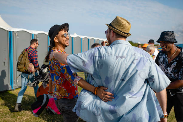 Best Portable restroom trailer rental  in Bowling Green, MD